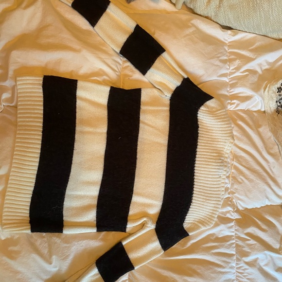 Sweater - Picture 3 of 3